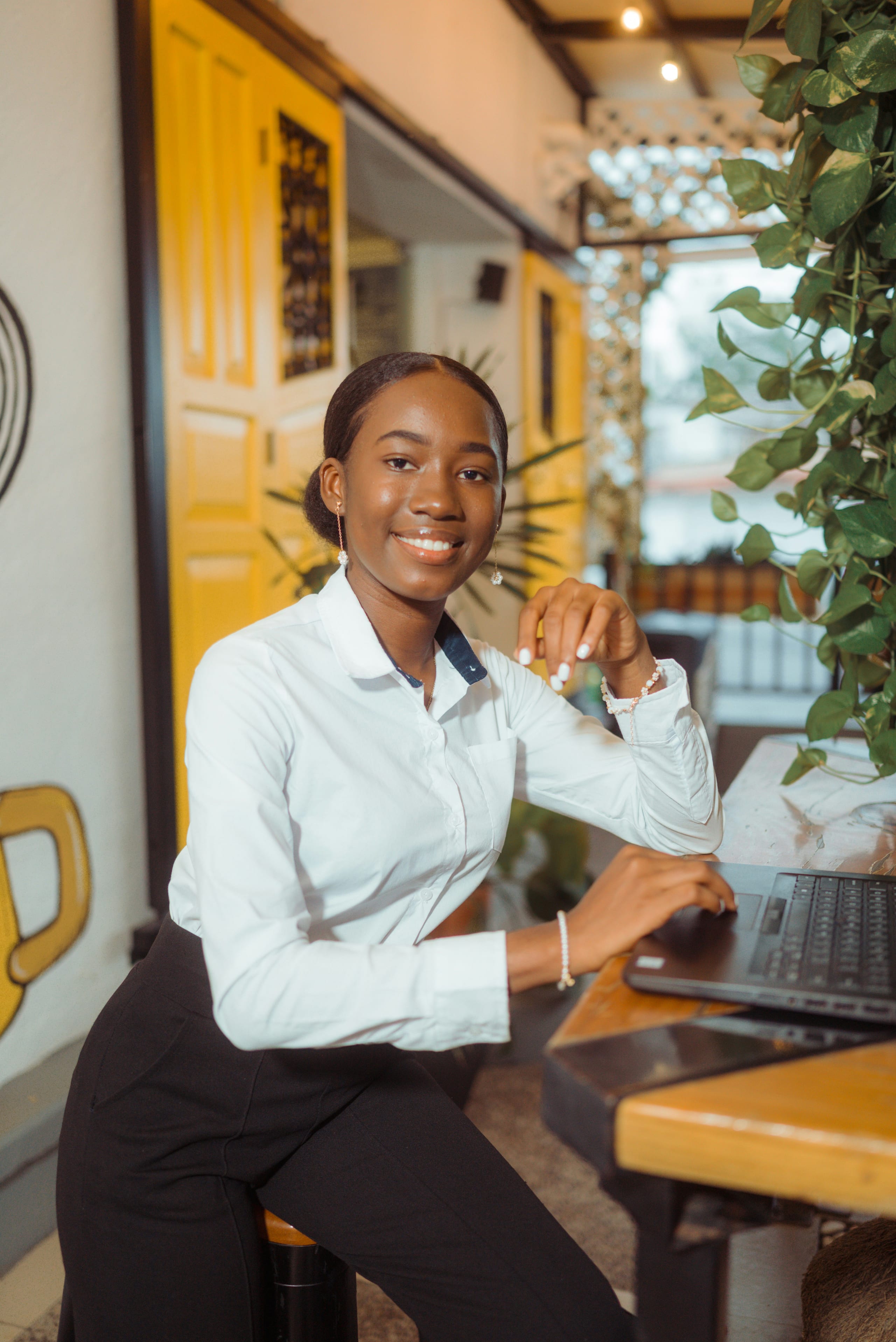 A Chello virtual administrator — vetted talent from the Philippines and South Africa
